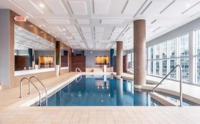 Hotel Le Crystal Montreal